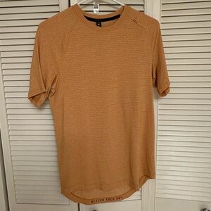 Men's orange lululemon dry fit T-Shirt